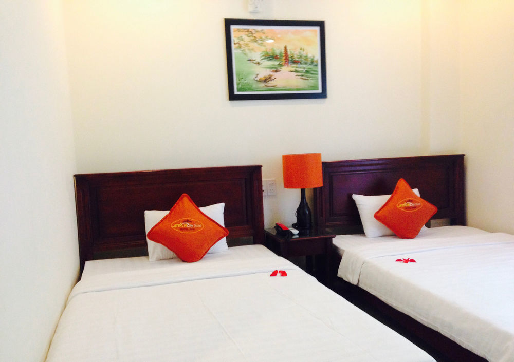 Golden Star Hotel Hue Exterior foto