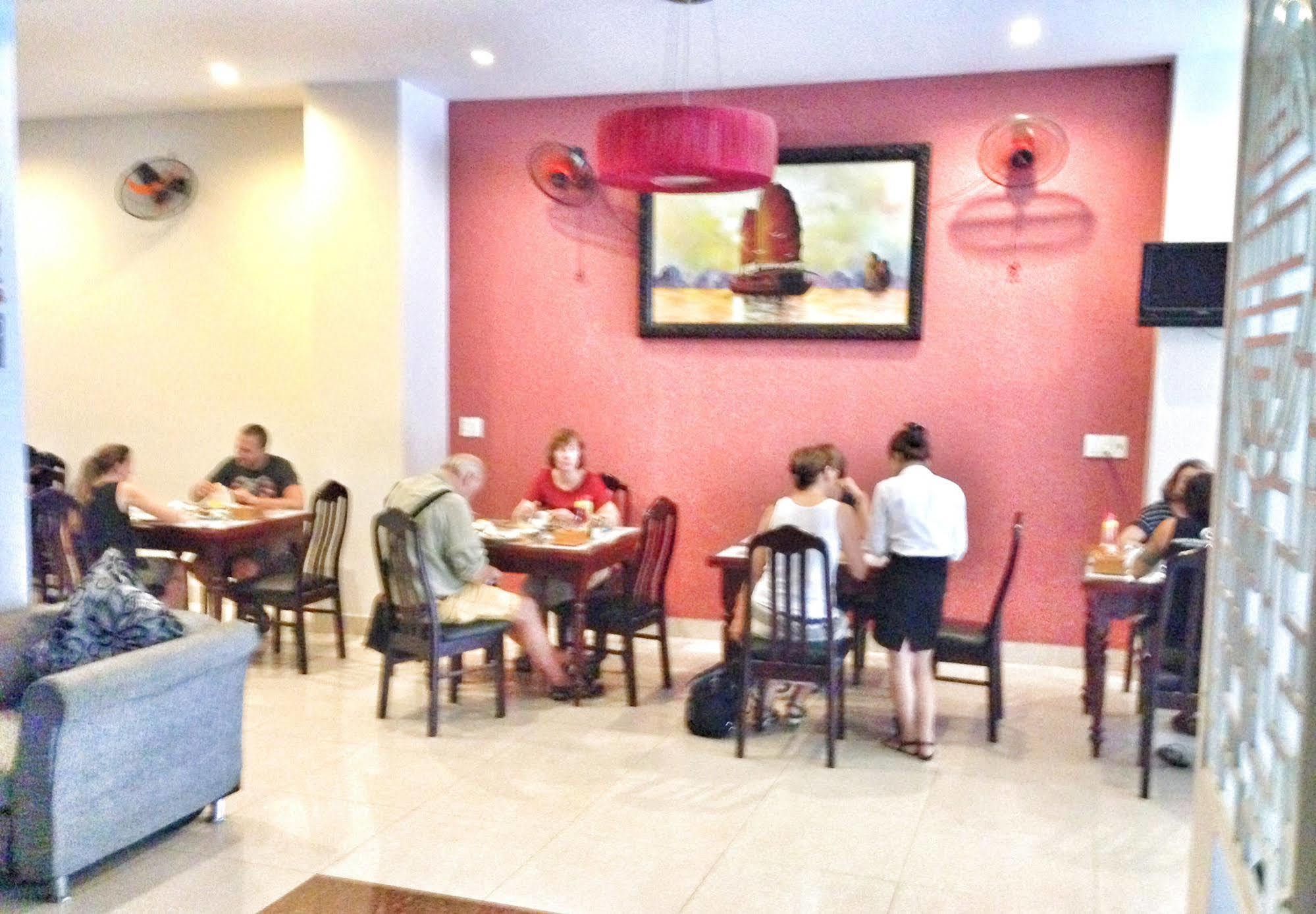 Golden Star Hotel Hue Exterior foto
